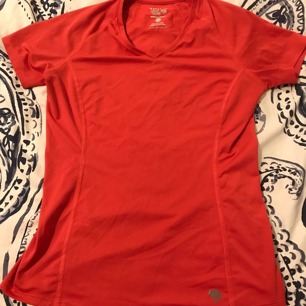💕Mountain hardware short sleeved shirt